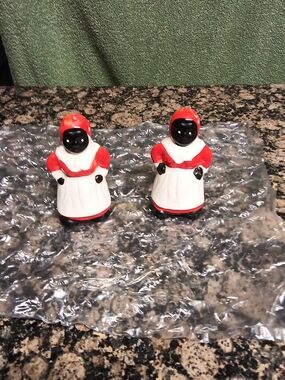 Source Unknown Red and White Vintage Style Salt and Pepper Set
